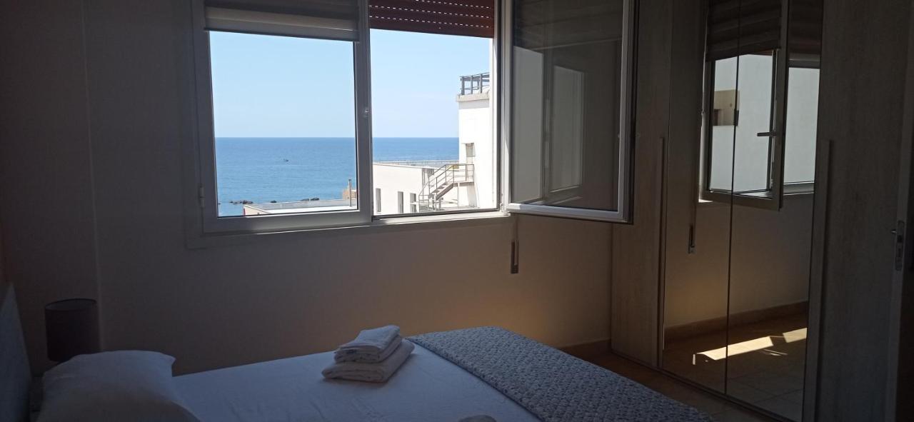 Camera Matrimoniale Deluxe (2 Adulti + 1 Bambino)