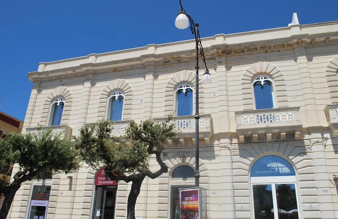 Palazzo Del Cavaliere-1