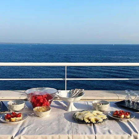 B&B Finestra Sul Mare-3